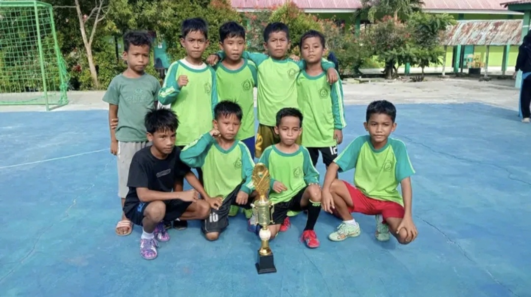 Tim Futsal MIN 1 Wakatobi Raih Juara 1 Turnamen Antar SD/MI Se-Pulau Wangi-Wangi